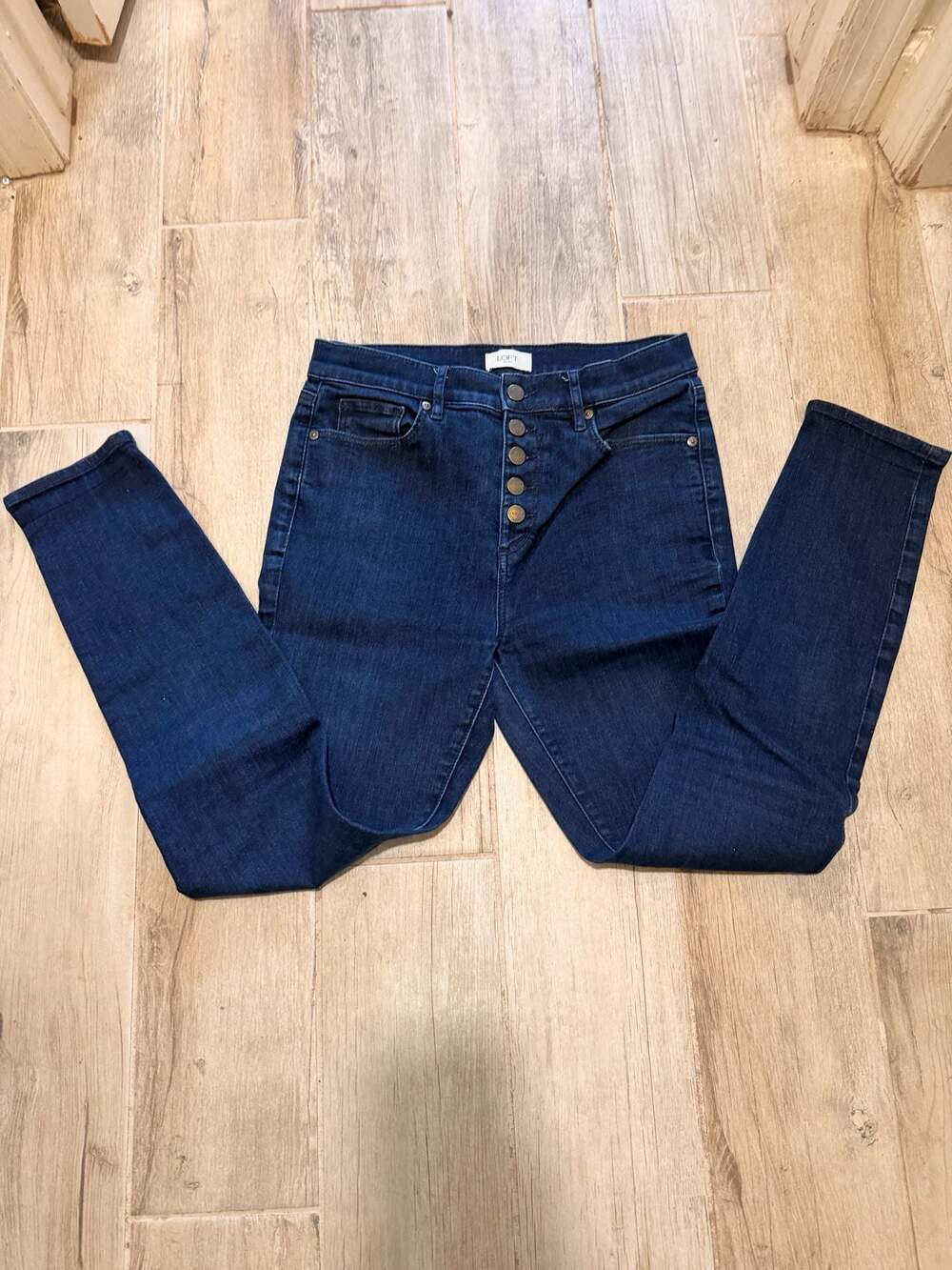 LOFT Outlet Button-Front Skinny Jeans Dark Wash Size 6
